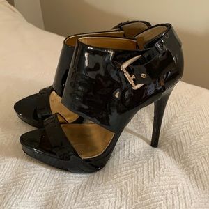 Report Signature Black Stiletto Heel with Buckle